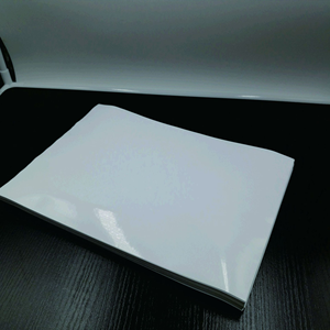 Hi-kote品牌高品质哑光或光泽艺术纸巨型卷白纸广泛使用