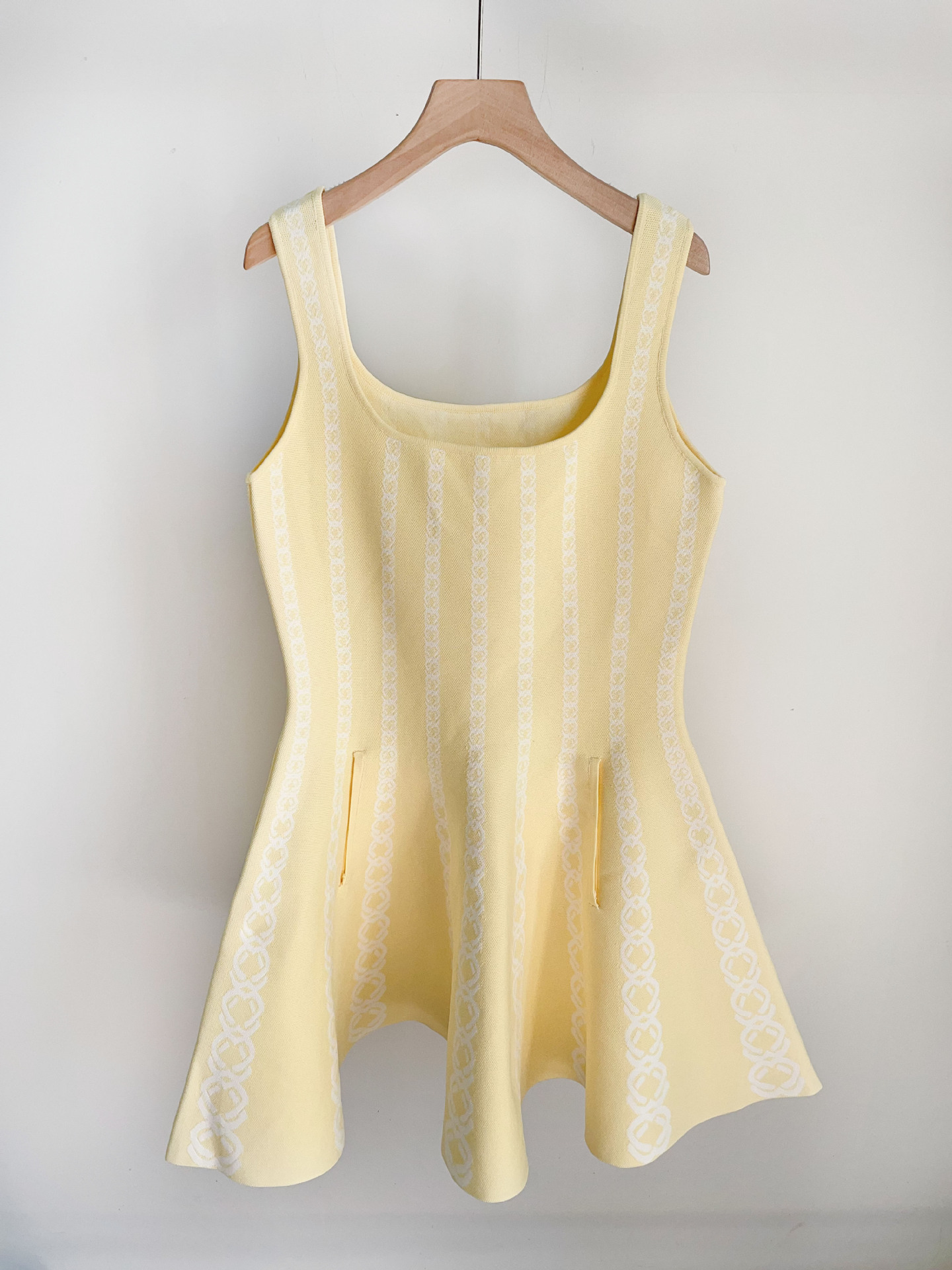 robe jaune