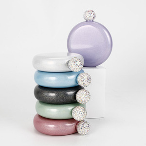 قارورة صغيرة الحجم, 5 أوقية المحمولة جولة قارورة صغيرة هدية بريق الملونة شكل دائري ويسكي إشعال الراين غطاء الفولاذ المقاوم للصدأ قارورة صغيرة الورك - Product Image 4