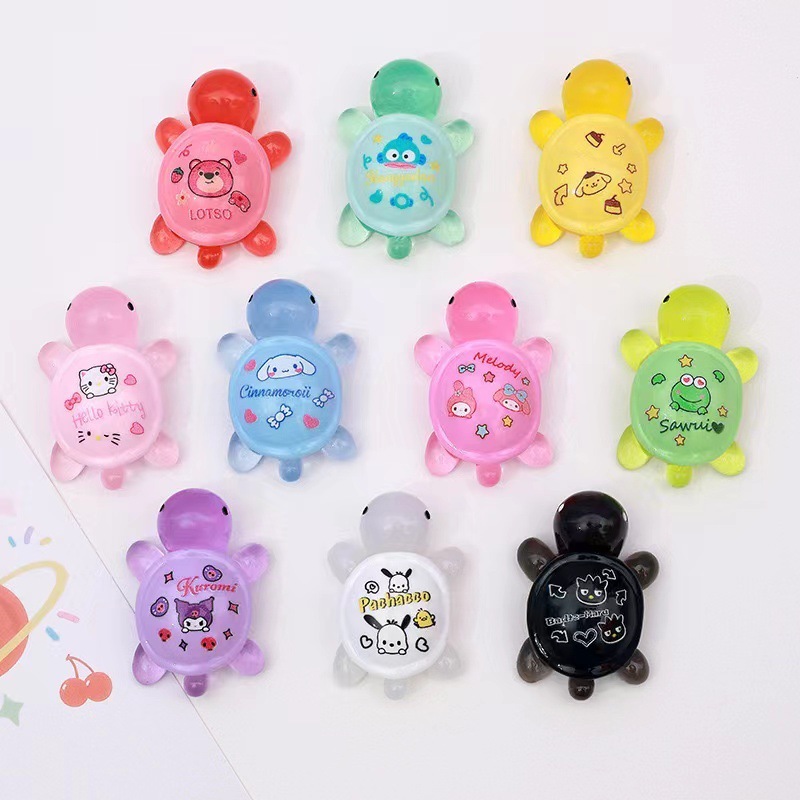 Una tortuga trasera pintada de Sanrio de 4,5 cm (seleccionada al azar)