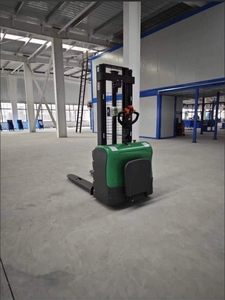 Apilador de alcance eléctrico automático de 1,5 toneladas Carretilla elevadora eléctrica de bajo costo con estructura de plataforma para carga y descarga - Product Image 6
