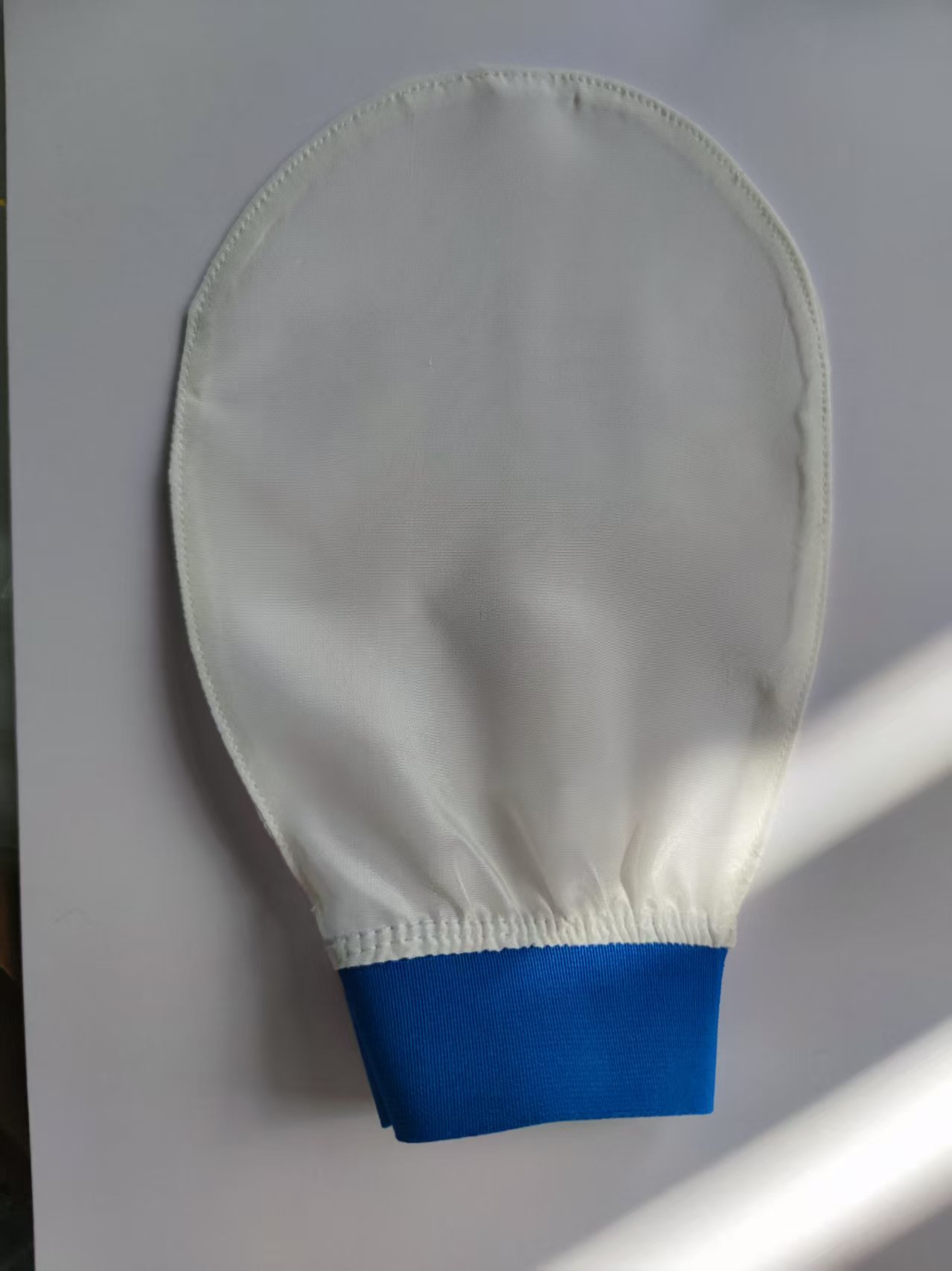 White +blue band