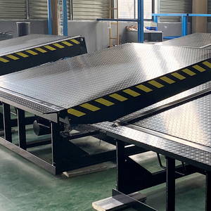 New Short Mechanical Hydraulic <strong>Dock</strong> Leveler with Unloading Platform <strong>Fixed</strong> Boat and Mobile Electric Stationary Control Unit - Product Image 5
