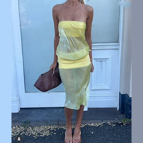 สีเหลือง