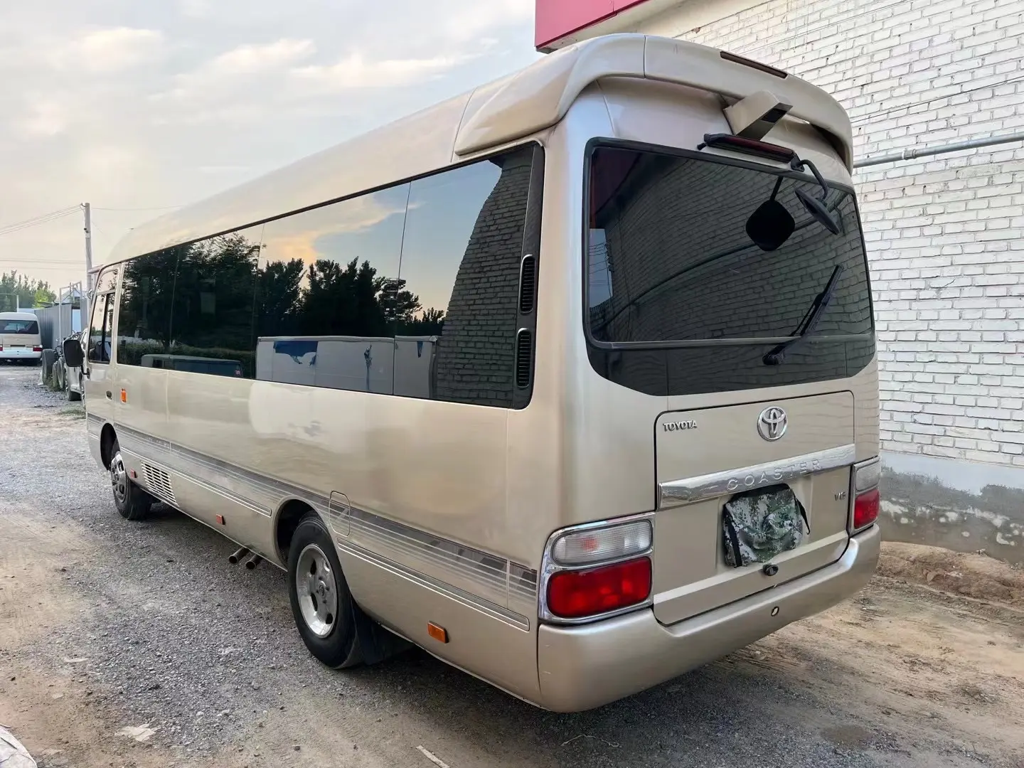 Verkaufsgüter gebrauchter Coaster-Bus 30-Sitzer-Coaches Toyota Coaster-Bus zum Verkauf