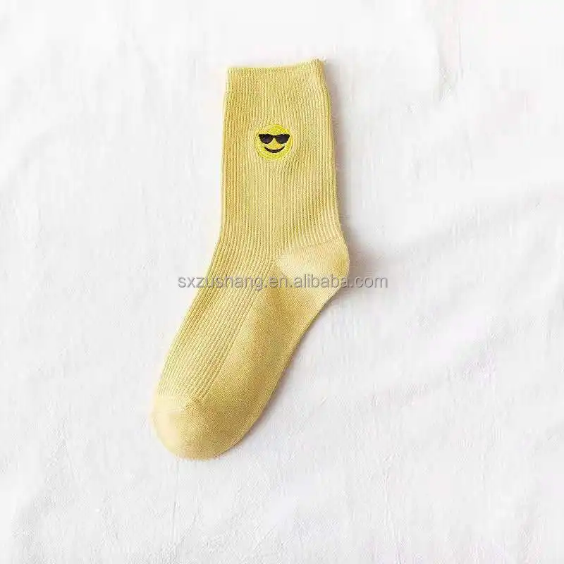 2021 New Design High quality yellow smile face lady cute Lovely embroidered women socks