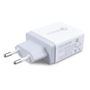 Yeni fabrika fiyat 30W QC 3.0 duvar şarj 3 <span class=keywords><strong>B</strong></span> portu hızlı şarj İngiltere aynı zaman elektrik şarj için çok kablo uyumluluk