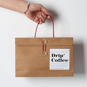 Kunden spezifischer brauner Umschlag aus recyceltem Kraft papier für den Versand mit String-Knopf verschluss und personal isierter Aufkleber verpackung - Product Image 1