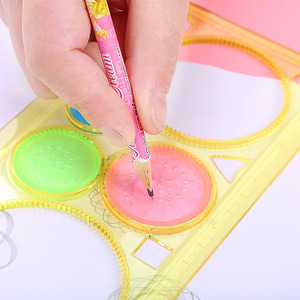 มัลติฟังก์ชั่เด็กหลากหลาย Spirograph วาดไม้บรรทัดพลาสติกสีสีสุ่ม - Product Image 3