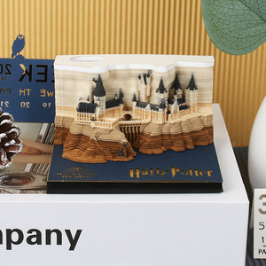 Cubos de papel con hojas de calendario, 2023 trucos de papel, calendario semanal, Castillo de Hogwarts