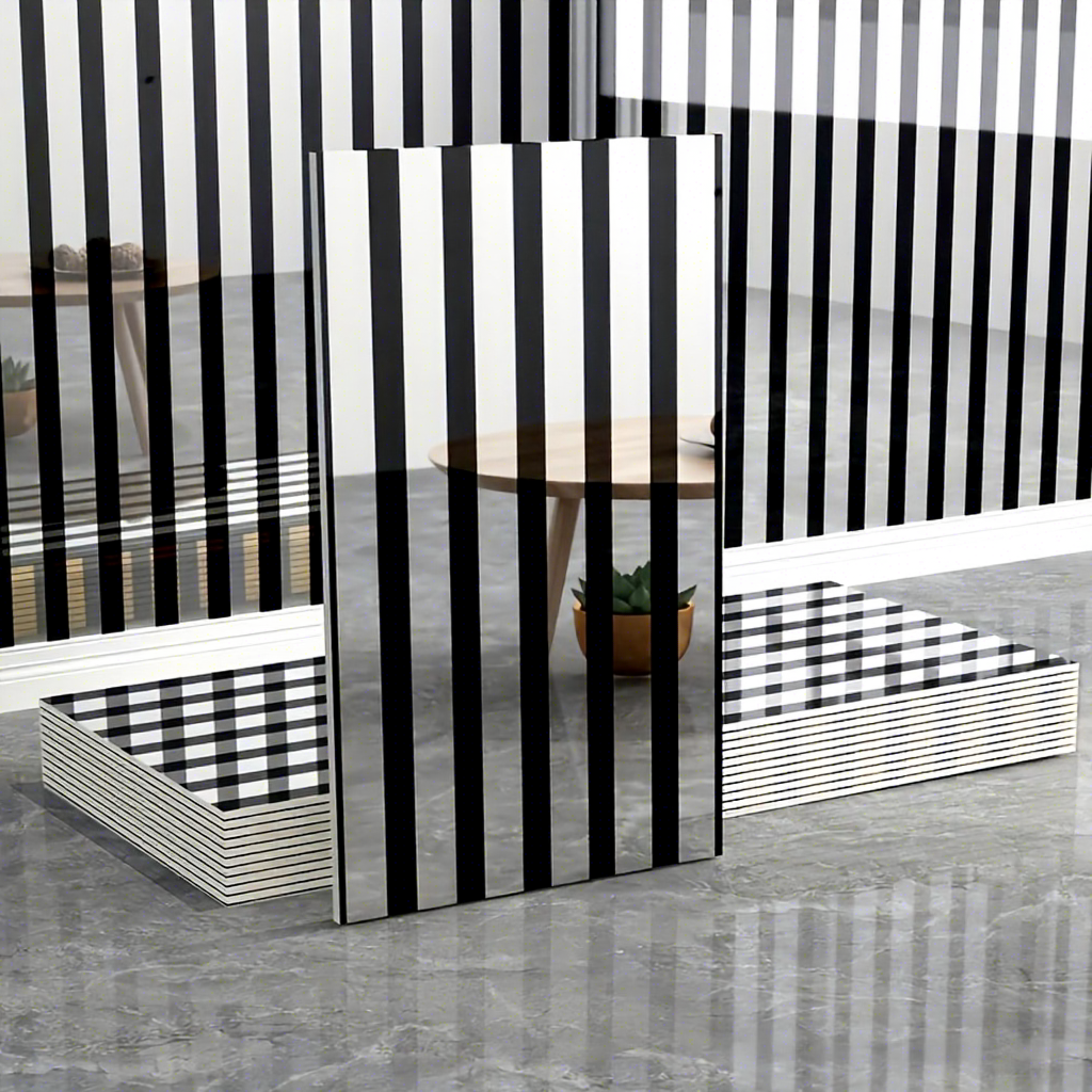 Hot silver-grid stripes