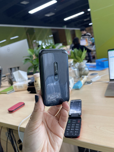 OEM ใหม่คุณภาพ D31 4G VoLTE 2.4 ''ปุ่มใหญ่แบตเตอรี่ SOS ฟังก์ชั่นโทรศัพท์พลิก4G LTE - Product Image 6