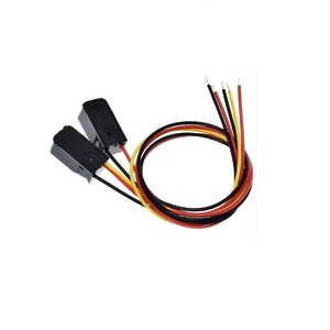 El sensor remoto de radiación infrarroja detecta una distancia de 5 metros y 5 metros. El DH-DS500CM