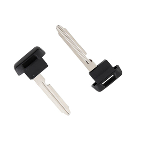 車のキーカバースマートキーフォブ三菱アウトランダー緊急キー - Product Image 3