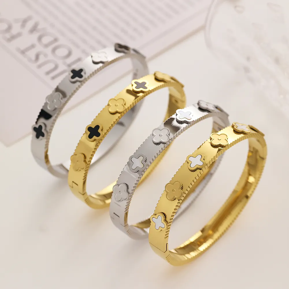 Xixi Groothandel Designer Beroemde Merk Custom 18K Vergulde Vier Klaver Rvs Mode Sieraden Armband Armband