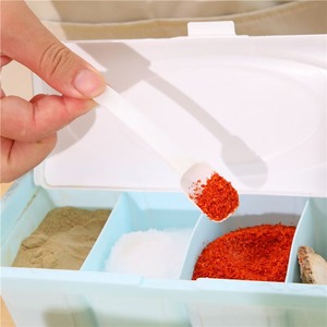 多機能プラスチック調味料ボックス塩調味料ボックスキッチンセパレーター蓋付きスプーン付き調味料ジャースパイスジャーセット - Product Image 3