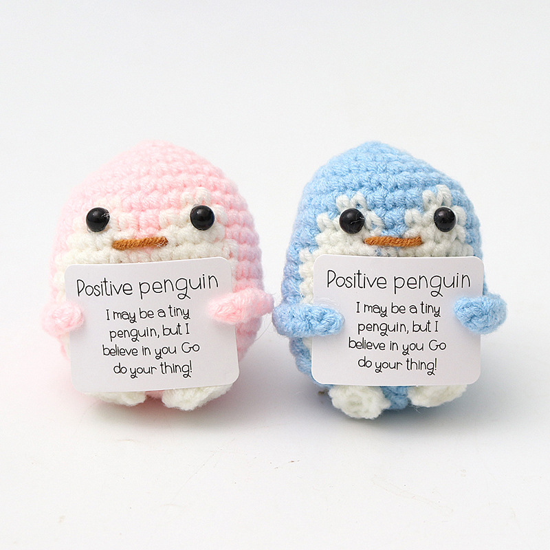 Carte p de couple de poudre bleue pingouin