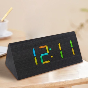 EMAF termometro igrometro decorazione per la casa in legno scrivania tavolo triangolo orologio da tavolo umidità Display temperatura RGB digitale sveglia - Product Image 4