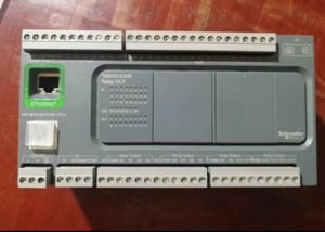 Programmable <strong>Logic</strong> <strong>Controller</strong> <strong>PLC</strong> Module TM200CE40R - Product Image 3