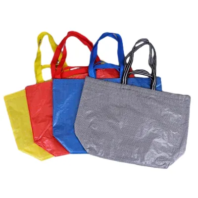 Vente en gros Eco Pp tissé énorme sac fourre-tout Rpet enduit pliable recyclable Shopping tissé sacs fourre-tout avec logo imprimé personnalisé
