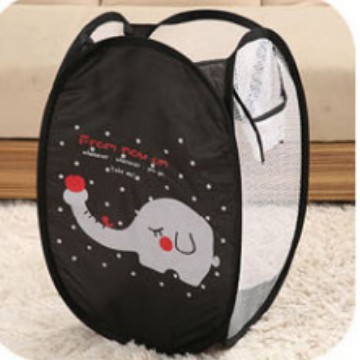 Trois filets un éléphant noir en tissu