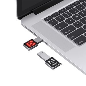 高速发光二极管灯u盘钥匙<span class=keywords><strong>3.0</strong></span>/2.0闪存16gb 32G 64gb 128带灯金属钥匙u盘