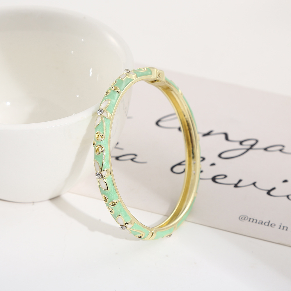 Hd-052 golden quicksand light green white