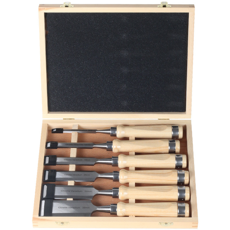Coffret 6 pièces en bois de frêne avec ciseaux plats.