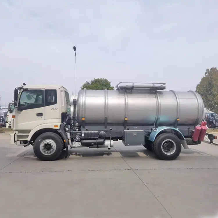 Camión cisterna de agua de bajo precio 10 CBM camión cisterna de agua de 10000 litros a la venta en Dubai