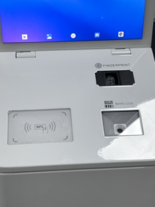 Một máy tính để bàn 10.1 inch tự phục vụ phát hành thẻ ngân hàng máy không thấm nước có thể gập lại màn hình cảm ứng tự phục vụ thiết bị đầu cuối phát hành thẻ - Product Image 3