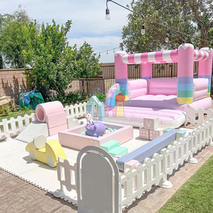 Modern kapalı oyun alanı yumuşak oyun seti pembe denge tırmanıcı ve top çukuru çocuklar için vinil kiralama okul ve partiler için