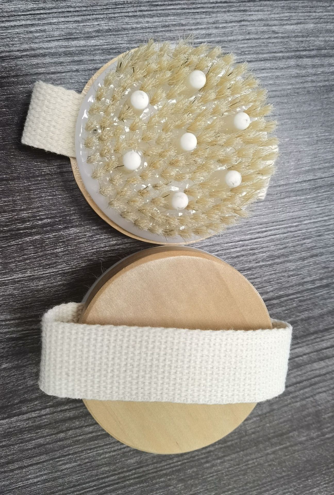 natural Wooden brush8x8cm(opp bag0