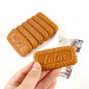 Creative <strong>Cartoon</strong> 3D Simulated Food Keychains Caramel Biscuit Keychain Cookies PVC <strong>Key</strong> Ring for Handbag Charm Jewelry Gift - Product Image 4
