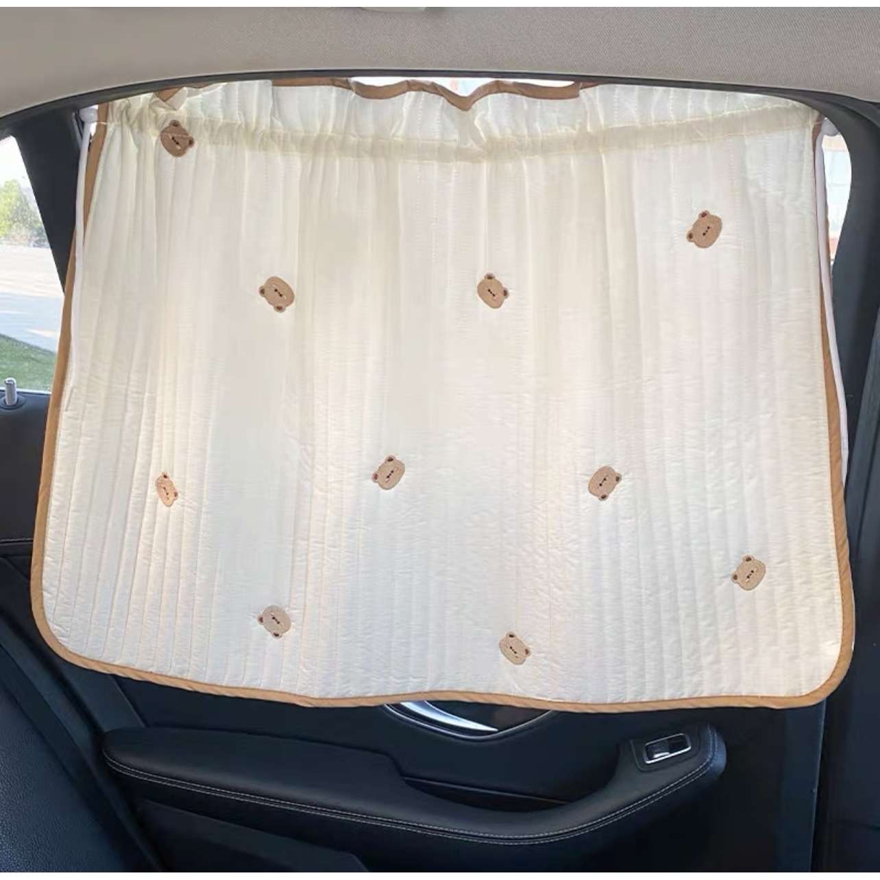 Cortinas acolchadas y bordadas con diseños de nubes y osos