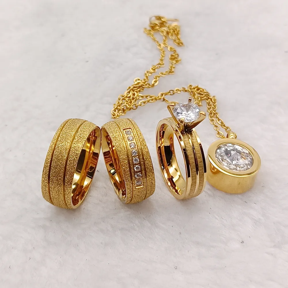 Beata promessa fedi nuziali oro placcato 18k set di gioielli coppia di design Dubai ciondolo anelli di fidanzamento amanti