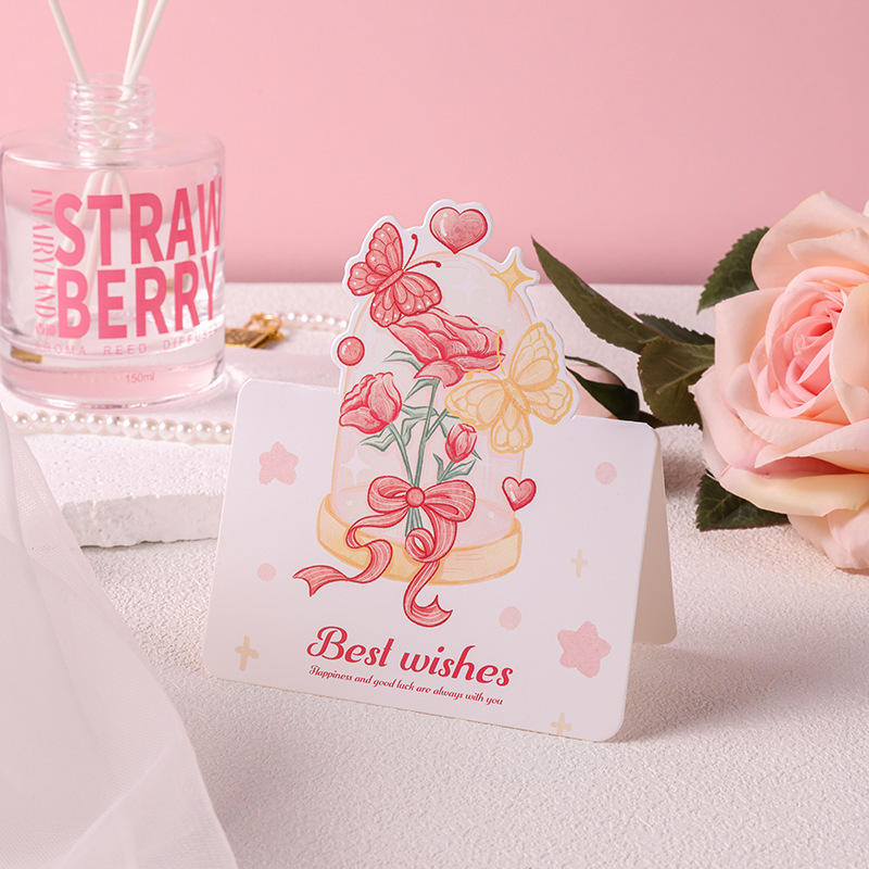 Enivré par le parfum floral et les papillons
