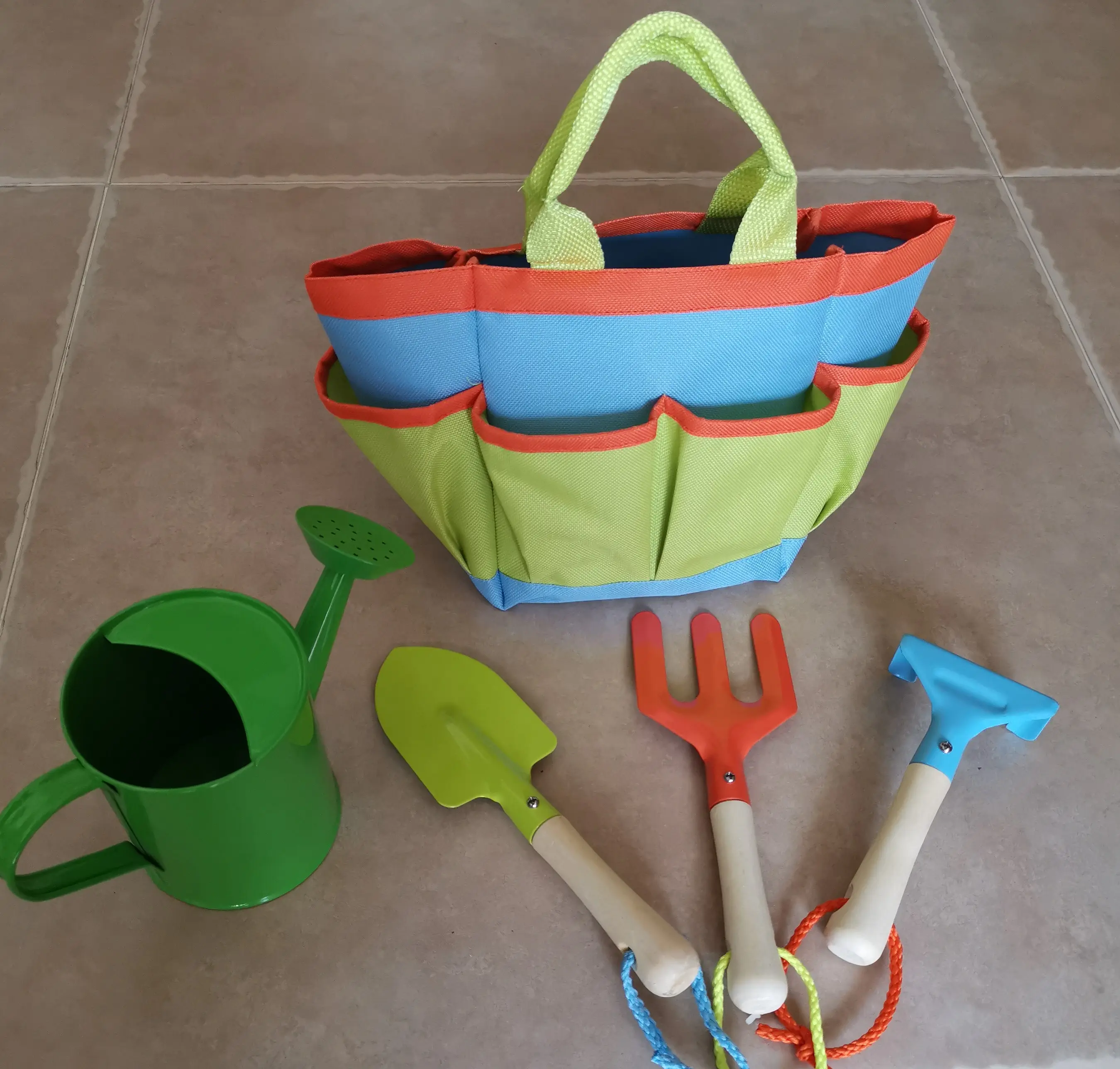 Juego de herramientas con bolsa de herramientas para jardín, guantes y regadera para niños, jardinería, MOQ bajo, entrega rápida, 5 uds.