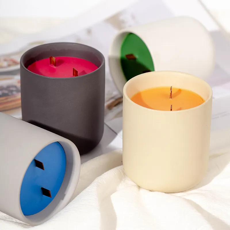 Tazza in ceramica colorata con cera