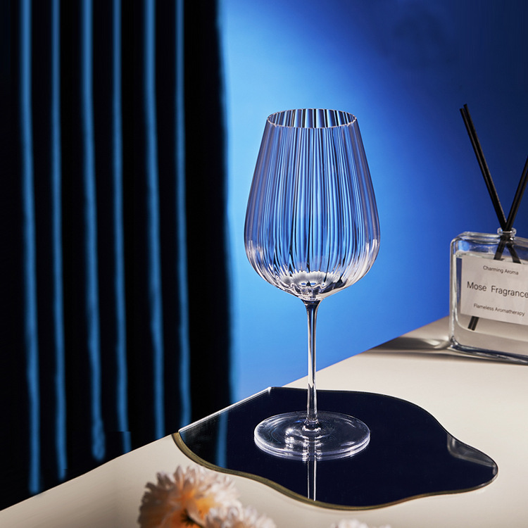 Verre à vin rouge transparent, petit format (350 ml)
