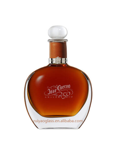 Çin fabrika kişiselleştirilmiş benzersiz 750ml patron tequila cam likör şişesi