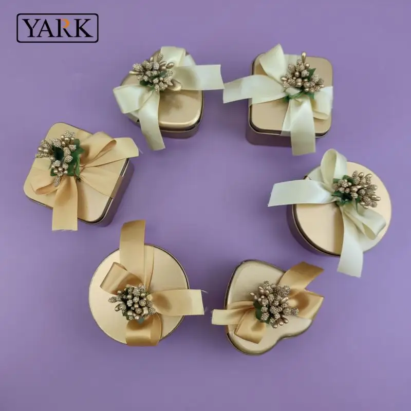 Scatola di latta in metallo con stampa personalizzata scatola regalo a forma di cuore di caramelle al cioccolato scatola regalo di nozze contenitore di latta