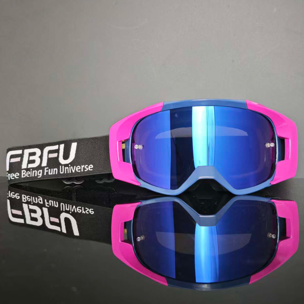 Gafas azules con montura rosa y azul.