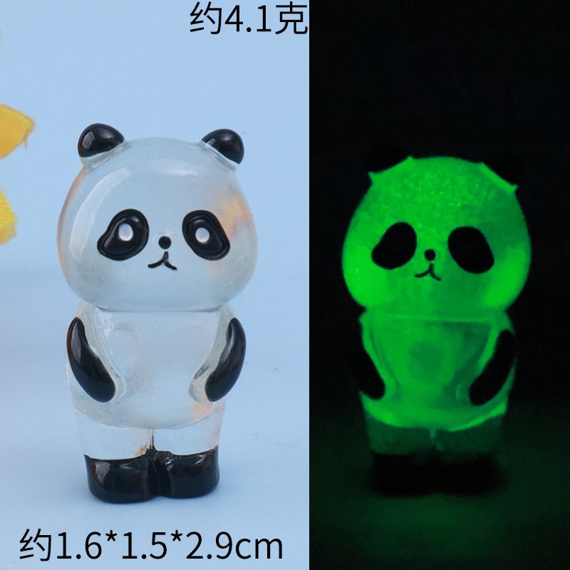 Panda rojo translúcido que brilla en la oscuridad