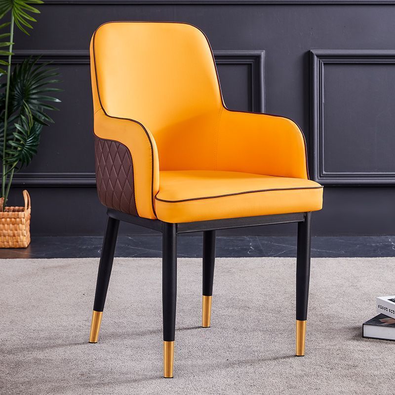 Piede dorato-arancio-giallo-marrone