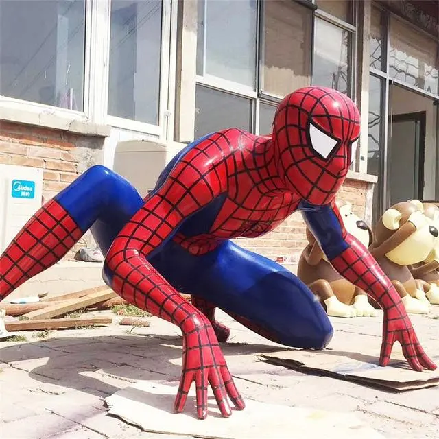Satılık yaşam boyutu fiberglas örümcek adam heykel süpermarket ev dekor için sinema