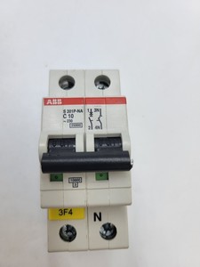 Новый и оригинальный автоматический выключатель <span class=keywords><strong>Plc</strong></span> 2CDS281103R0104 DIN-рейка 10A 230V 2P 25kA Type S 201PNA <span class=keywords><strong>PLC</strong></span> Контроллер программирования