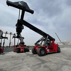 Apilador de carga usado Kalmar de 45 toneladas apilador de contenedores apilador de elevación de contenedores cargador de contenedores completo a la venta - Product Image 2