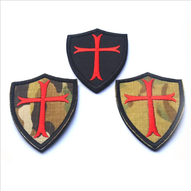 Bouclier de croix de chevalier, Patch de crochet et de boucle de fermeture brodée personnalisée de haute qualité