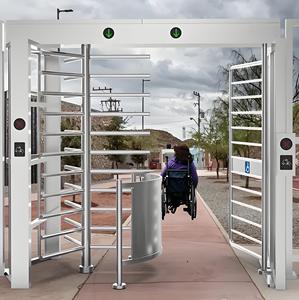 Zweispuriges Drehkreuz in voller Höhe mit Handicap-Zugangs passage für Stadien schulen - Product Image 3