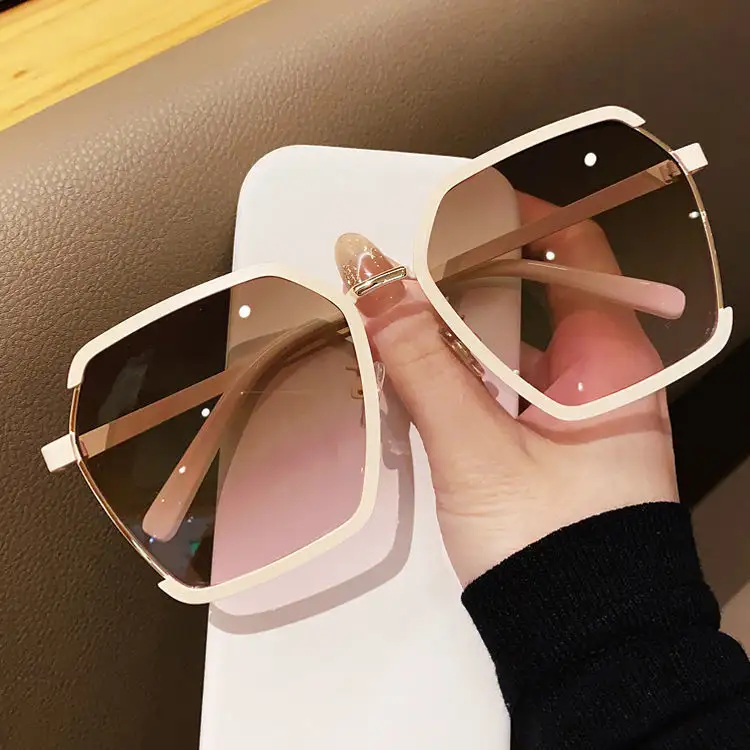 2024 새로운 디자인 고급 선글라스 여성용 반 프레임 유행 색조 선글라스 하이 퀄리티 도매 안경